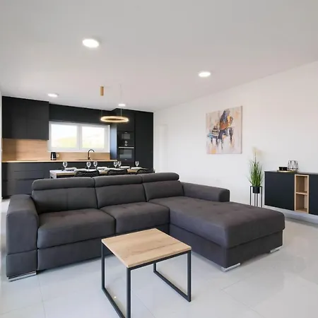 Sunset Royal 아파트 *